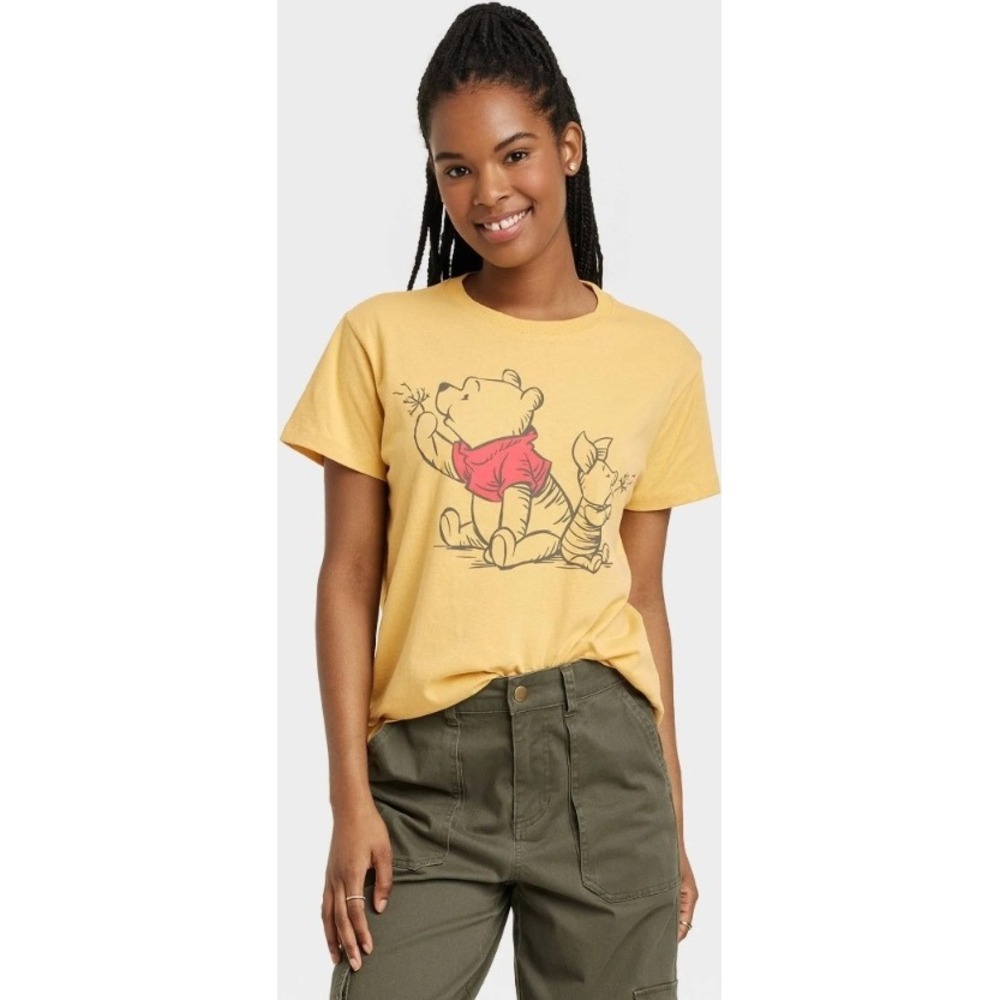 Disney Winnie the Pooh Piglet Graphic T Shirt Size Medium Yellow‎ Cotton